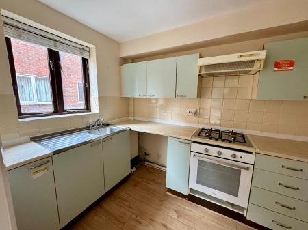 1 bedroom Flat to let in 35 Grove Road, Sutton, SM1