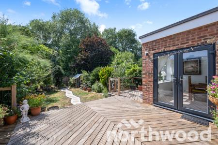 2 bedroom Bungalow for sale in Pams Way, Ewell, Epsom, KT19