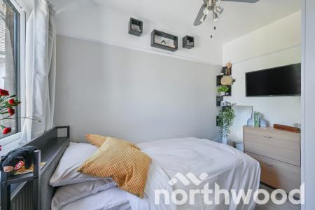 2 bedroom Bungalow for sale in Pams Way, Ewell, Epsom, KT19