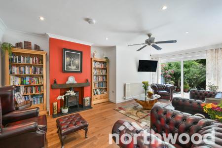 2 bedroom Bungalow for sale in Pams Way, Ewell, Epsom, KT19