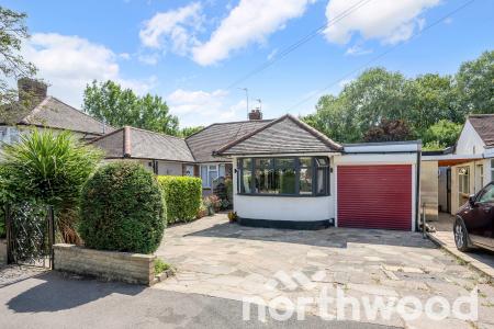 2 bedroom Bungalow for sale in Pams Way, Ewell, Epsom, KT19