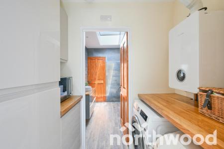 2 bedroom Bungalow for sale in Pams Way, Ewell, Epsom, KT19