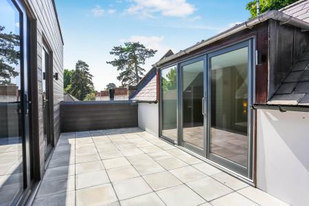 3 bedroom Semi-detached house for sale in High Street, Ewell, Epsom, KT17