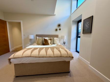 3 bedroom Semi-detached house for sale in High Street, Ewell, Epsom, KT17