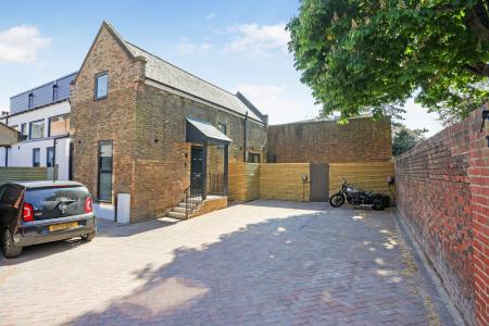 3 bedroom Semi-detached house for sale in High Street, Ewell, Epsom, KT17