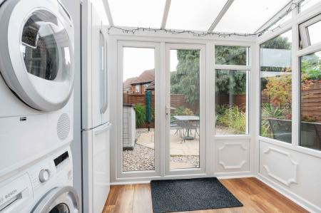 2 bedroom Maisonette for sale in Lavender Road, West Ewell, Epsom, KT19