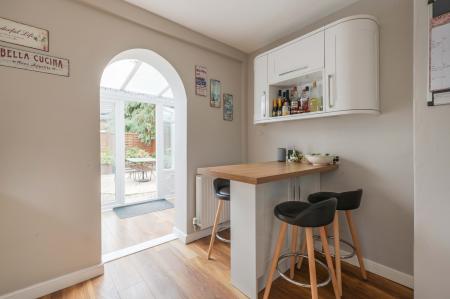 2 bedroom Maisonette for sale in Lavender Road, West Ewell, Epsom, KT19