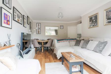 2 bedroom Maisonette for sale in Lavender Road, West Ewell, Epsom, KT19