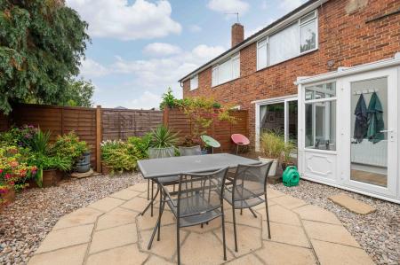 2 bedroom Maisonette for sale in Lavender Road, West Ewell, Epsom, KT19