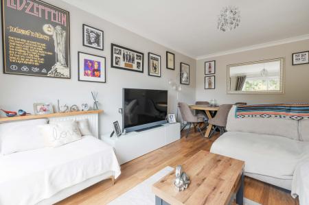 2 bedroom Maisonette for sale in Lavender Road, West Ewell, Epsom, KT19