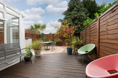 2 bedroom Maisonette for sale in Lavender Road, West Ewell, Epsom, KT19