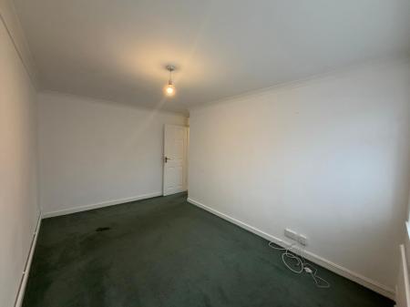 2 bedroom Maisonette to let in Larkspur Way, West Ewell, Epsom, KT19