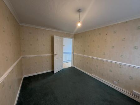 2 bedroom Maisonette to let in Larkspur Way, West Ewell, Epsom, KT19
