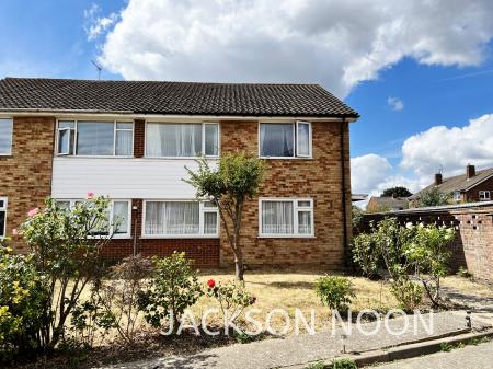 2 bedroom Maisonette to let in Larkspur Way, West Ewell, Epsom, KT19