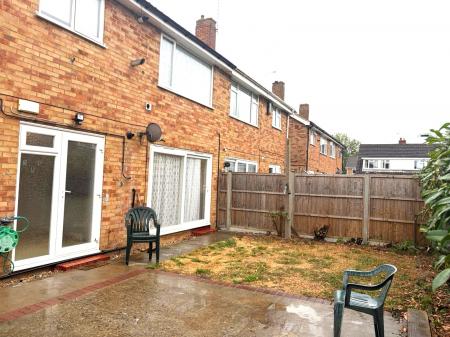 2 bedroom Maisonette to let in Larkspur Way, West Ewell, Epsom, KT19