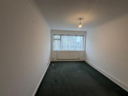 2 bedroom Maisonette to let in Larkspur Way, West Ewell, Epsom, KT19