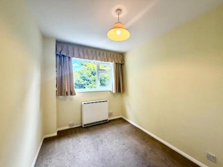 1 bedroom Flat to let in Lovelace Gardens, Surbiton, London, KT6