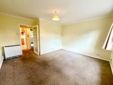1 bedroom Flat to let in Lovelace Gardens, Surbiton, London, KT6