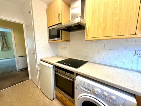 1 bedroom Flat to let in Lovelace Gardens, Surbiton, London, KT6