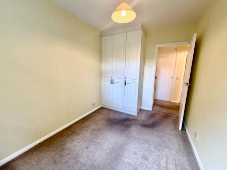 1 bedroom Flat to let in Lovelace Gardens, Surbiton, London, KT6