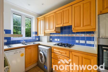 2 bedroom Terraced House to let in Picton Place, Surbiton, Kingston upon Thames, KT6