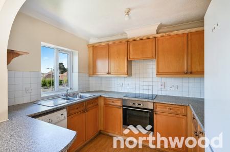 2 bedroom Flat for sale in Rembrandt Court, Ewell, Epsom, KT19