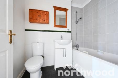 2 bedroom Flat for sale in Rembrandt Court, Ewell, Epsom, KT19