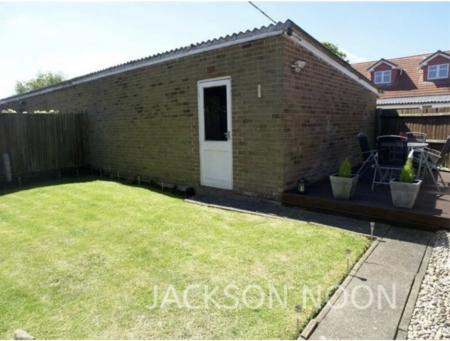 2 bedroom Maisonette to let in Cyclamen Way, West Ewell, Epsom, KT19