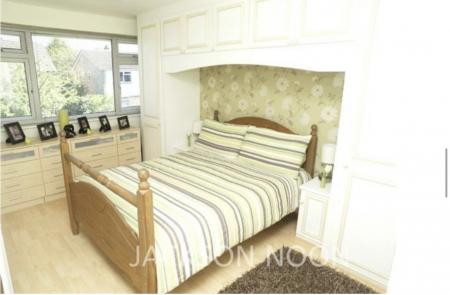 2 bedroom Maisonette to let in Cyclamen Way, West Ewell, Epsom, KT19