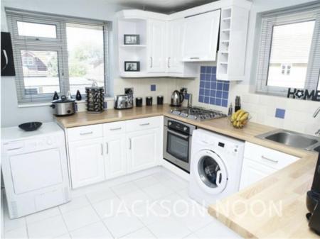 2 bedroom Maisonette to let in Cyclamen Way, West Ewell, Epsom, KT19
