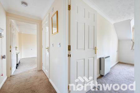 1 bedroom Retirement property for sale in The Parade, Epsom, KT18