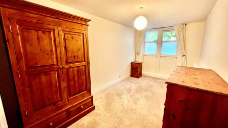 1 bedroom Flat to let in Hulverston Close, South Sutton, Sutton, SM2