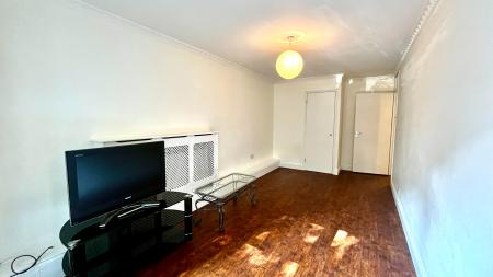 1 bedroom Flat to let in Hulverston Close, South Sutton, Sutton, SM2