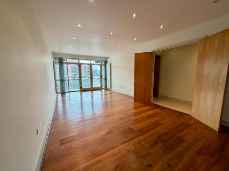 2 bedroom Flat to let in Flat 2 Turks Boatyard