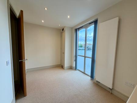 2 bedroom Flat to let in Flat 2 Turks Boatyard