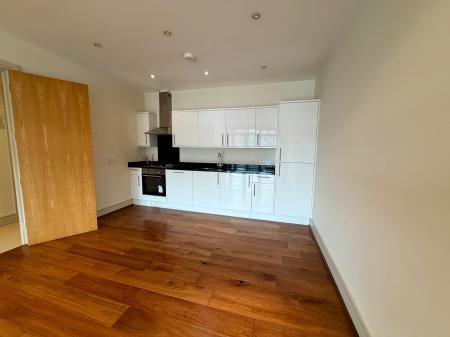 2 bedroom Flat to let in Flat 2 Turks Boatyard