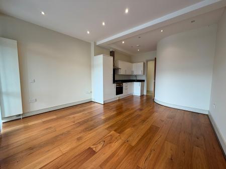 2 bedroom Flat to let in Flat 4 Turks Boatyard
