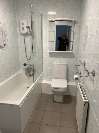2 bedroom Terraced House to let in Upper High Street, Epsom, KT17
