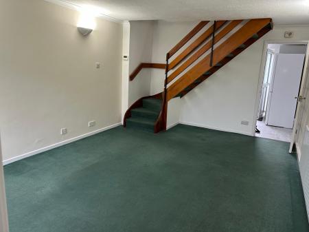 2 bedroom Terraced House to let in Upper High Street, Epsom, KT17