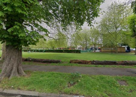 3 bedroom Flat to let in The Green, Sutton, SM1