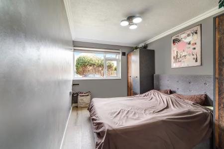 2 bedroom Ground floor maisonette for sale in Jasmin Road, Ewell, Epsom, KT19