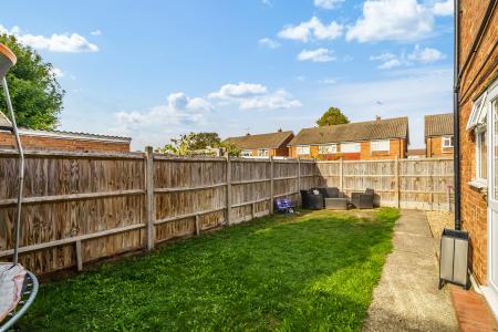 2 bedroom Ground floor maisonette for sale in Jasmin Road, Ewell, Epsom, KT19