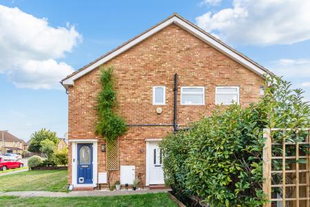 2 bedroom Ground floor maisonette for sale in Jasmin Road, Ewell, Epsom, KT19