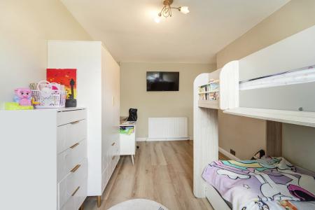 2 bedroom Ground floor maisonette for sale in Jasmin Road, Ewell, Epsom, KT19