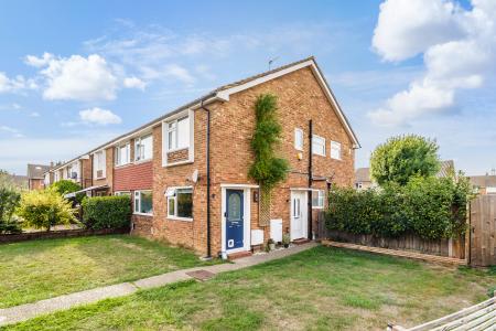 2 bedroom Ground floor maisonette for sale in Jasmin Road, Ewell, Epsom, KT19