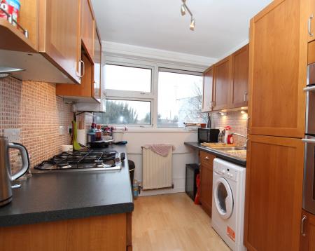 1 bedroom Flat share to let in ROOM IN FLAT 30
