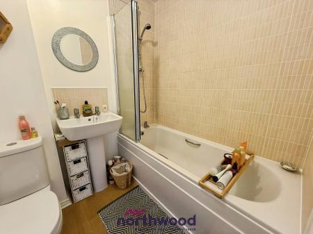 2 bedroom Terraced House to let in Morgan Sweet, Cranbrook, EX5