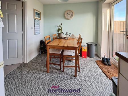 2 bedroom Terraced House to let in Morgan Sweet, Cranbrook, EX5