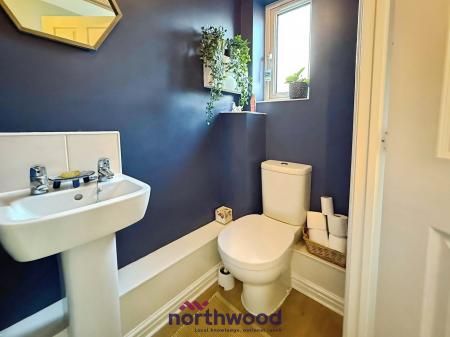 2 bedroom Terraced House to let in Morgan Sweet, Cranbrook, EX5