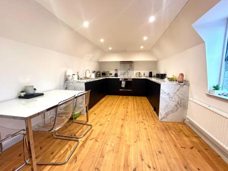 1 bedroom Maisonette to let in Bonhay Road, St Davids, Exeter, EX4